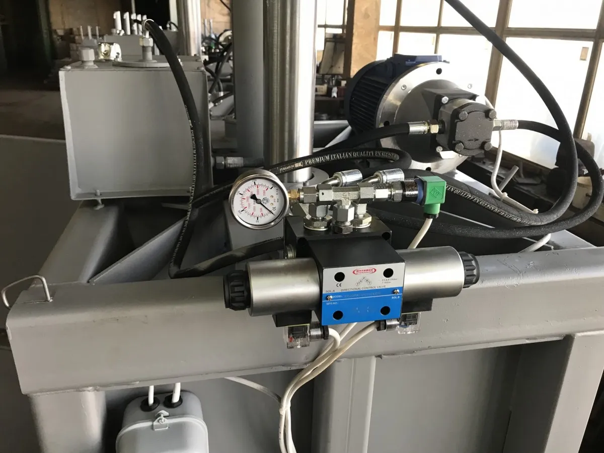 Вертикальный пресс СТАТИКО-30А с автоматическим управлением — миниатюра 3